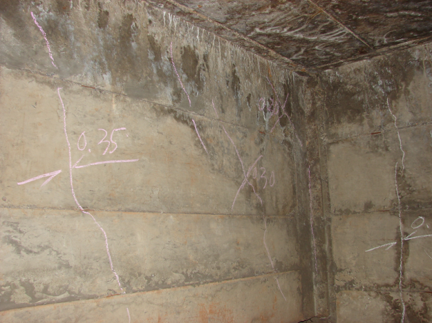 （2011年）肥城石橫特鋼廠出鐵廠，溫度引起梁開裂
